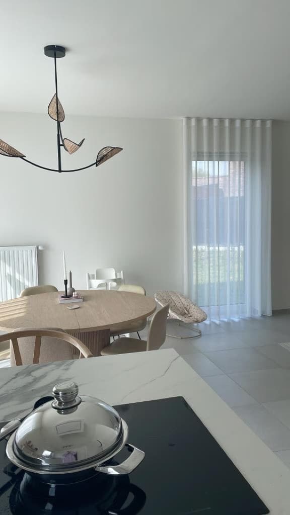 Vitrage gordijnen in een elegante, moderne setting
