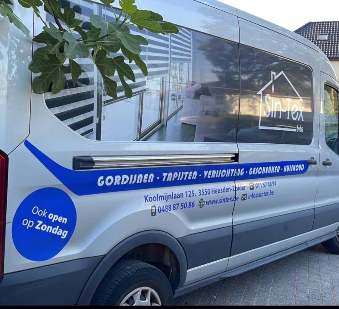 De bestelwagen van Sin-tex - Sin-tex gordijnen en raamdecoratie, Heusden-Zolder