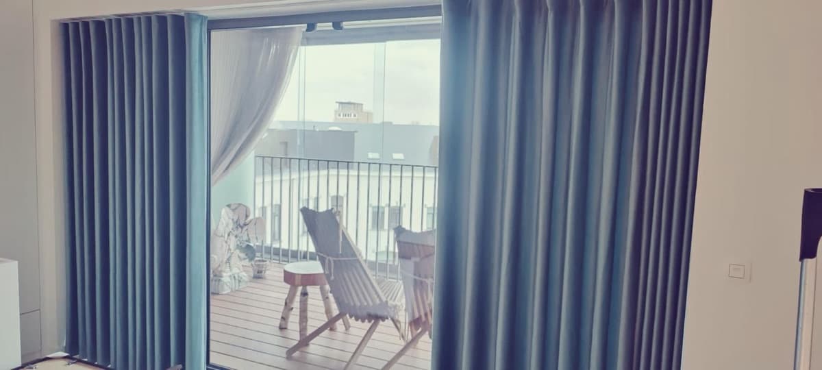 Klassieke overgordijnen woonkamer - Sin-tex Limburg